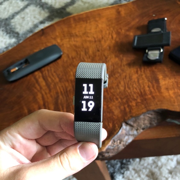 2 Fitbit Charge 2 - Picture 2 of 4